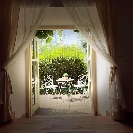 Bed & Breakfast Statek 3*